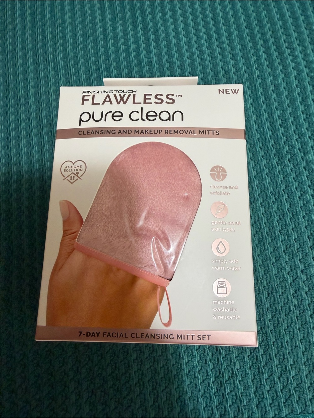 NEW Finishing Touch Flawless Pure Clean Pink Cleansing & Makeup Removal